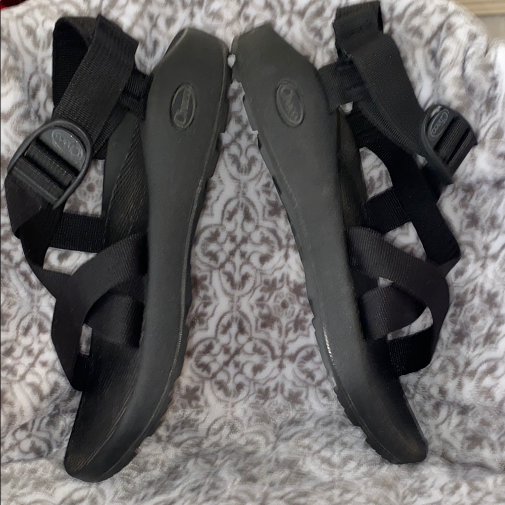Chaco Black Strappy Sandals Men’s.  Lightly worn.  No tears or marks/scratches.
